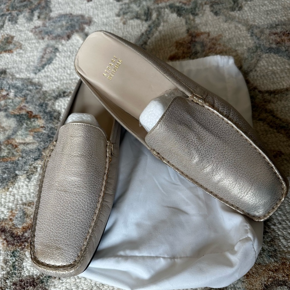 Stuart Weitzman Women's Gold Loafers